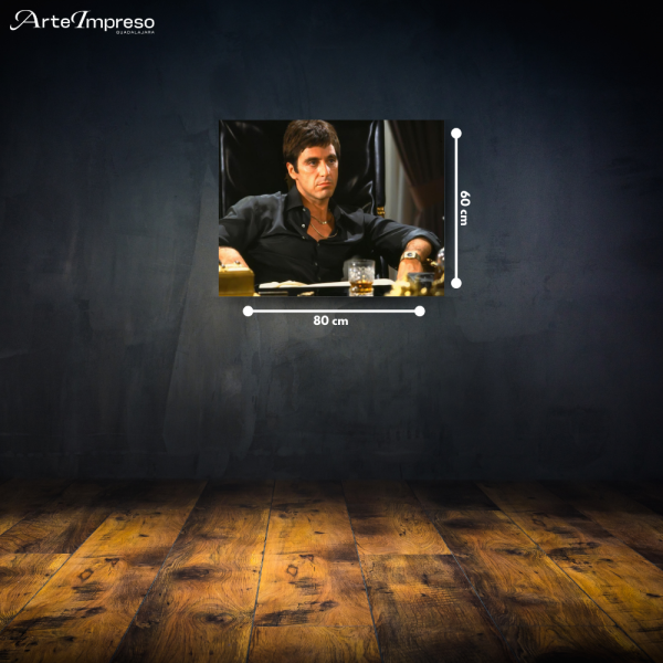 Tony Montana mirando feo